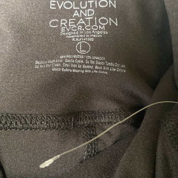 Evolution&Creation Black Stretch Reinforced Fold Over Butter Soft Contour Pants - Picture 10 of 10